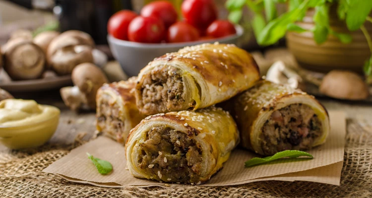 Blätterteigröllchen mit Fleischfüllung – knusprig, würzig, unwiderstehlich